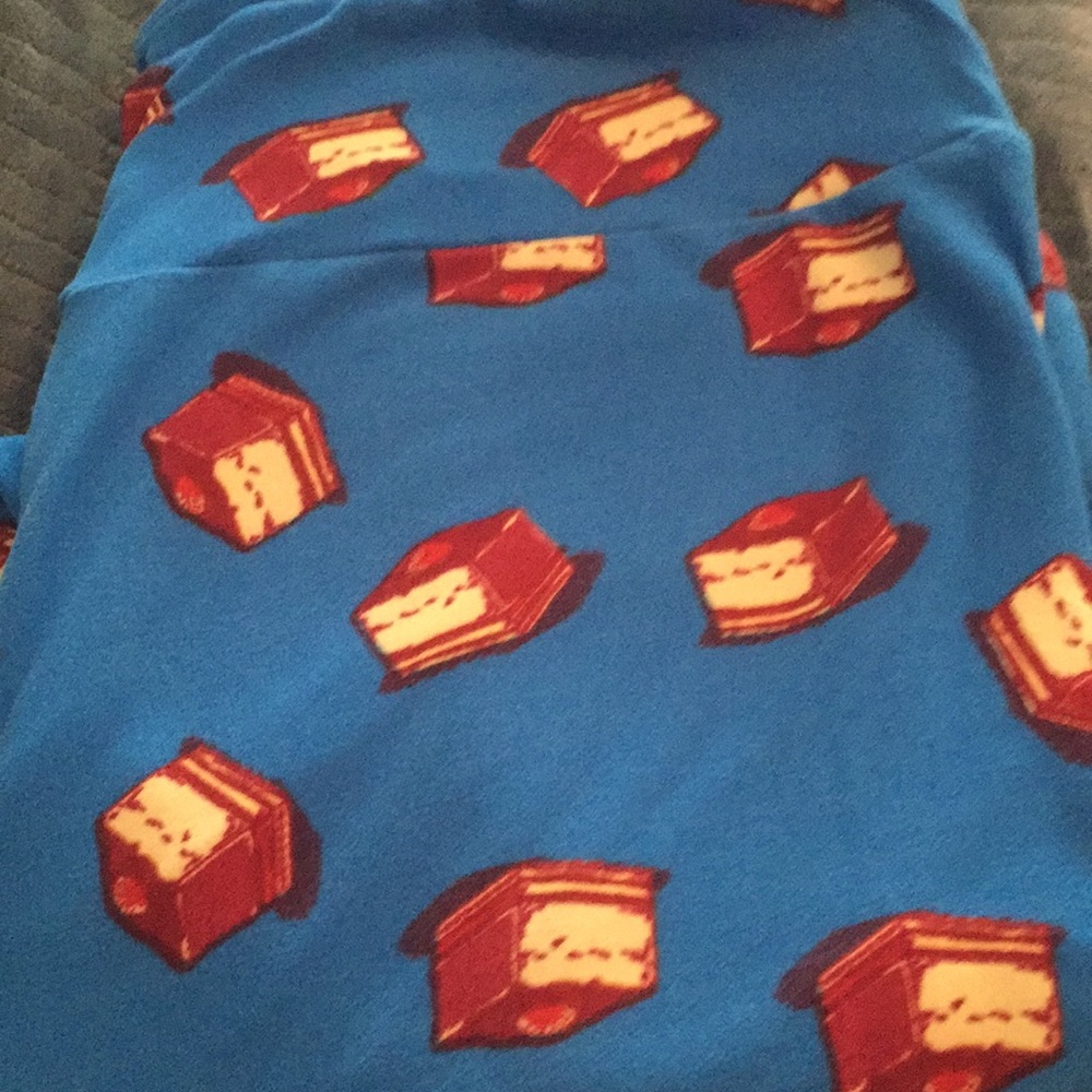 Tall & Curvy LLR leggings.